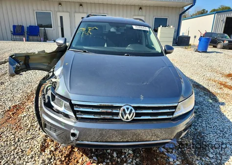 2018 Volkswagen Tiguan Se z USA, uszkodzony, nr VIN 3VV3B7AX3JM030704